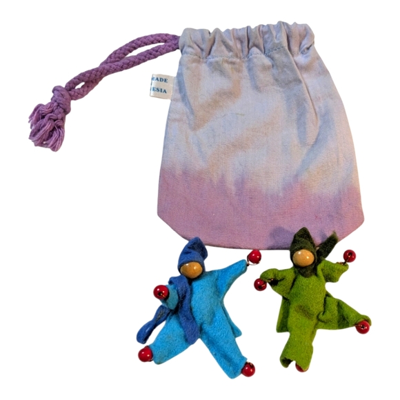 Vintage Handcrafted poseable Amish Dolls in handcrafted bag drawstring Pouch - Picture 15 of 16